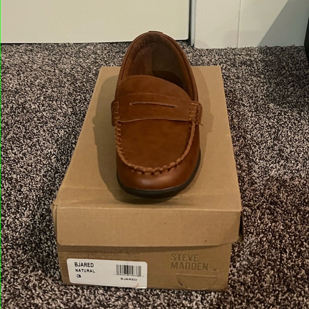 Steve Madden boy loafer